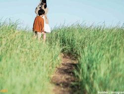 21 Puisi Cinta Seorang Ibu untuk Anaknya